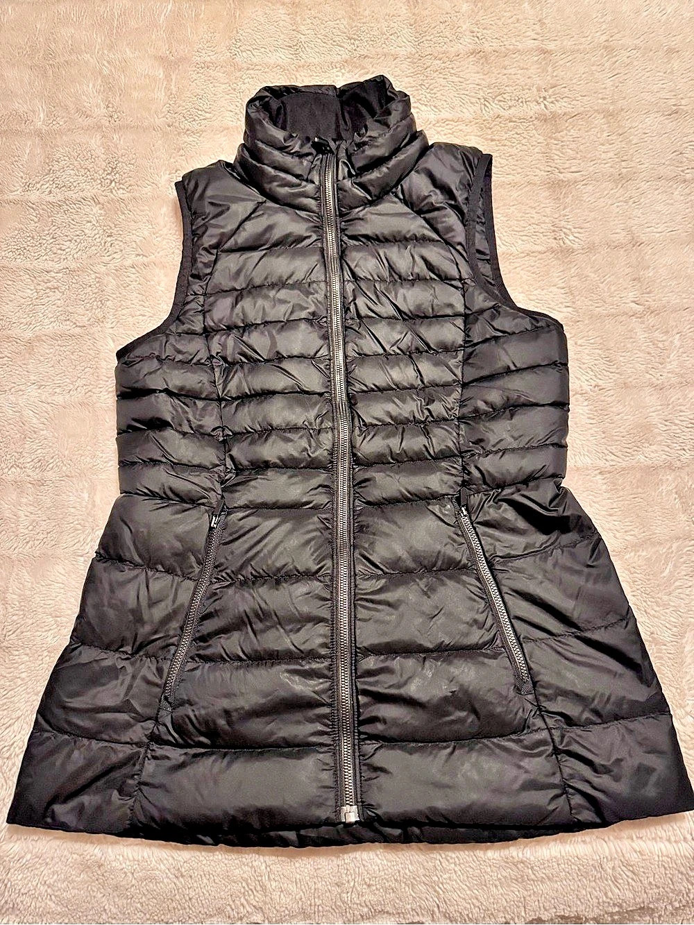 lululemon Pack It Down Vest Packable Puffer Vest in Black Like New